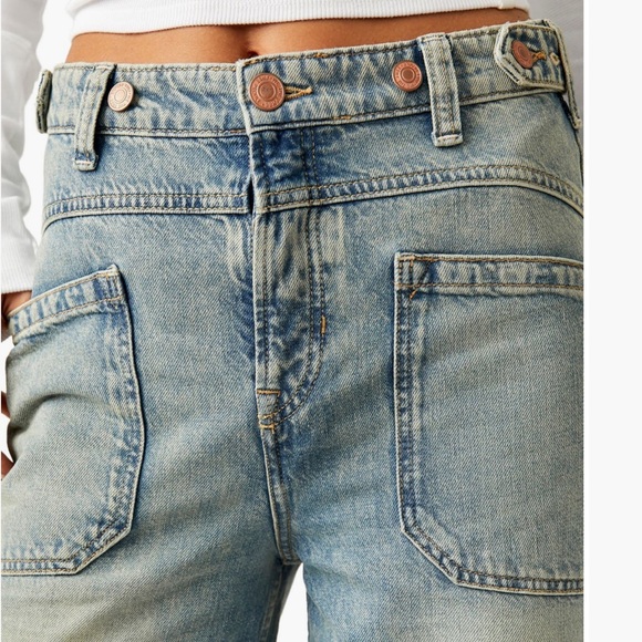 We The Free Palmer Coffed Light Wash Relaxed Jeans - Picture 3 of 14